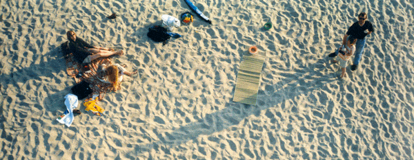 op het strand bij Kijkduin